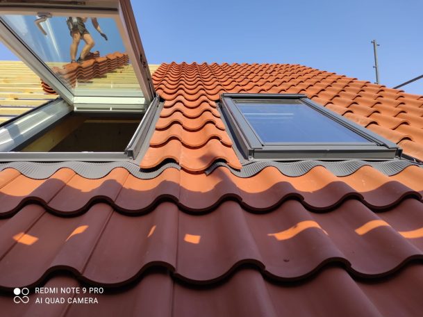 Dacheindeckung mit Dachfenster